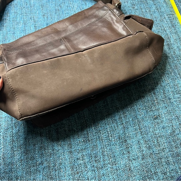 Fossil Genuine Leather Messenger Bag Crossbody Book Bag in Brown - Picture 4 of 11